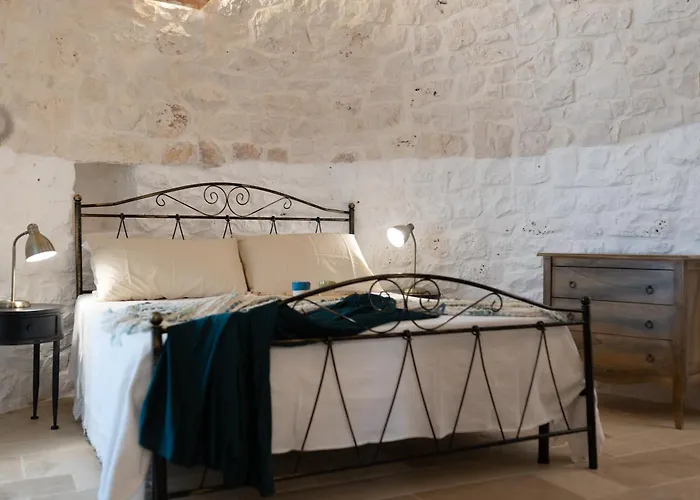 Trulli Ericla Villa *